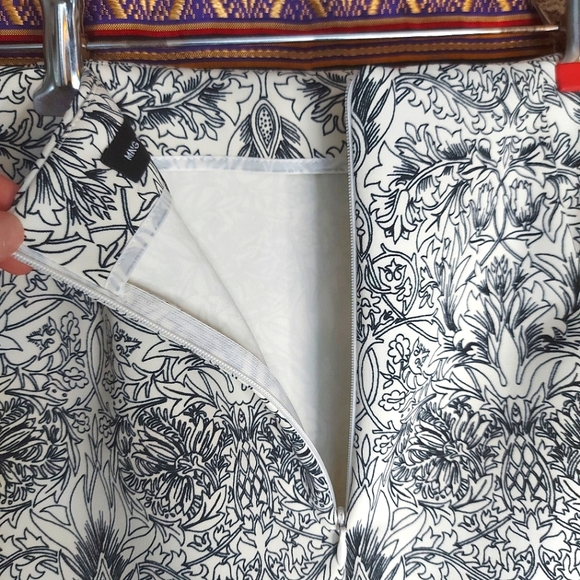 Graphic Floral pattern pencil skirt - Picture 4 of 4